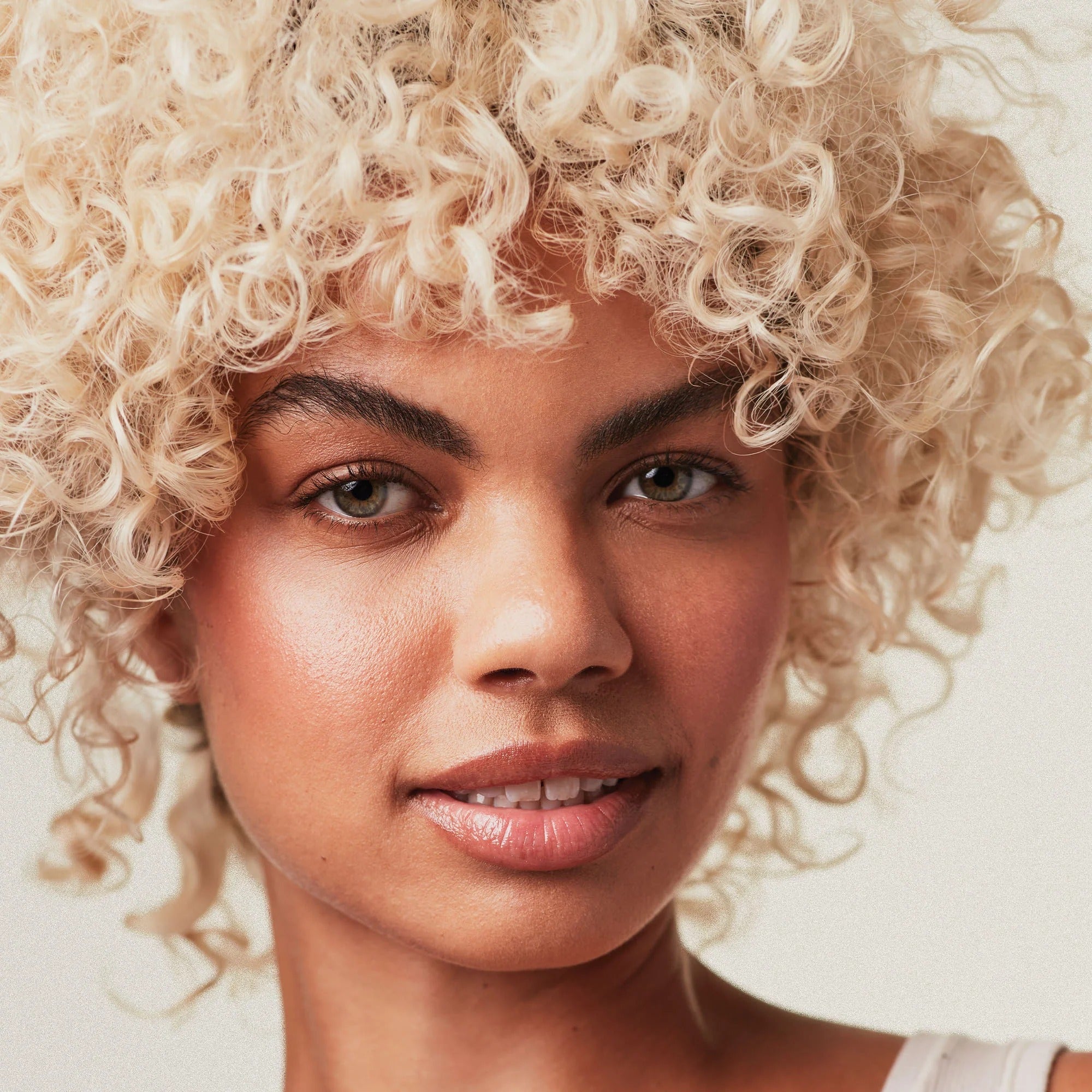 PLATINUM BLONDE Shampoo look